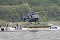 Landung eines Rettungsubschraubers auf der schwimmenden Arbeitsplattform.  Fotos: Stefan Rasch ,THW (Katharina Bosch und Lion Hirth)