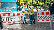 THW-Ehrenamtliche halfen bei der Absperrung für den temporären Spielbereich in der Richardstraße. Quelle: SPD Neukölln