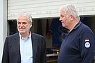 EU-Kommissar Christos Stylianides (links) und THW-Präsident Albrecht Broemme freuen sich über ein Wiedersehen. Quelle: THW/Joachim Schwemmer