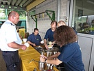 Auch eine Kompetenz des THW: gute Verpflegung durch die Küchen-Crew des Ortsverbandes Neukölln. Quelle: THW/ Anja Villwock