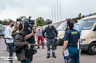Kamerateams von ZDF und rbb begleiten die Ehrenamtlichen bei ihrer Arbeit. Quelle: THW/Yannic Winkler