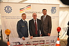 Dr. Norbert Lammert, Bundestagspräsident (mitte), zusammen mit THW-Bundessprecher Frank Schulze (links) und dem Präsidenten der THW-Bundesvereinigung Stephan Mayer (MdB; rechts).