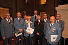 Gruppenfoto mit Dr. Erhart Körting, Senator für Inneres und Sport. Foto: THW / Joachim Schwemmer
