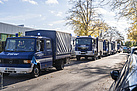 Nach einer Kolonnenfahrt treffen die Einsatzfahrzeuge vor dem Neuköllner Ortsverband ein. Quelle: THW/ Anja Villwock